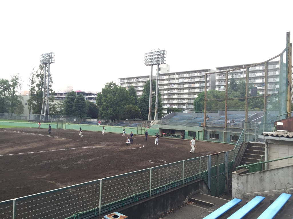戸田市営球場と草野球1